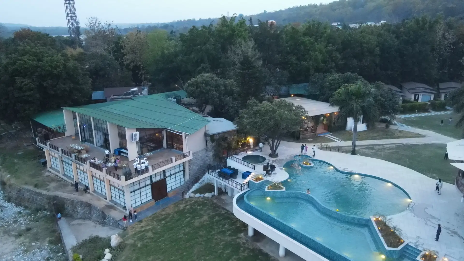 Manu Maharani Resort Corbett