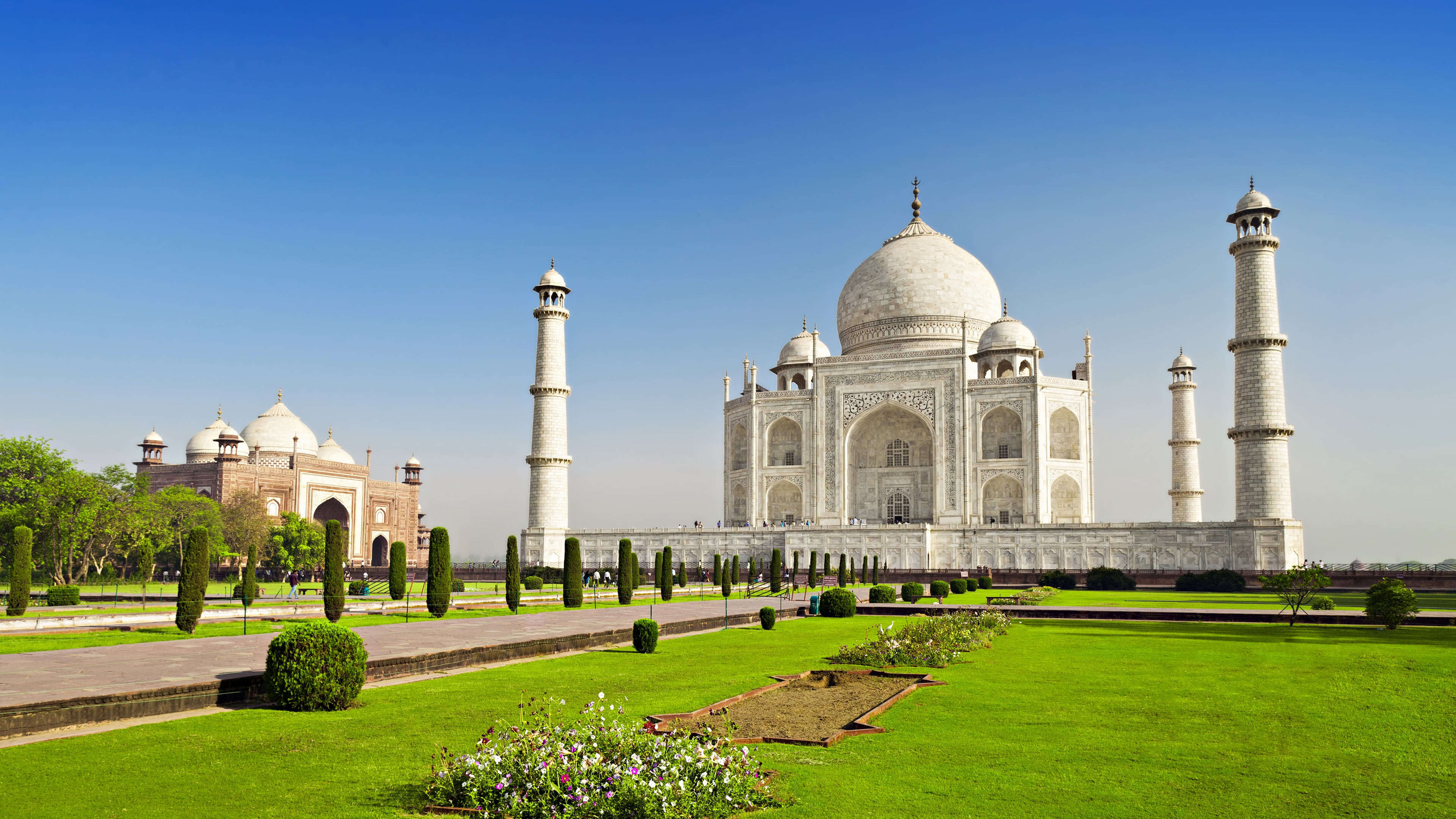 Corbett with Taj Mahal